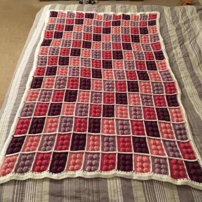 20472218_10155660495371664_1827972500_n Pink and Purple LEGO-inspired crochet blanket with geometric block layout