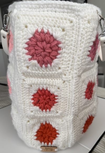 IMG_8253 Granny Square Tote Bag Crochet Pattern with Structure (Instant Download)
