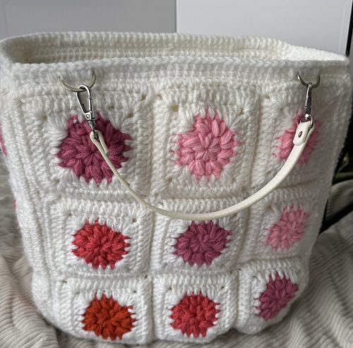 IMG_8254 Granny Square Tote Bag Crochet Pattern with Structure (Instant Download)