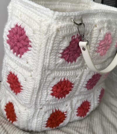 IMG_8255 Granny Square Tote Bag Crochet Pattern with Structure (Instant Download)